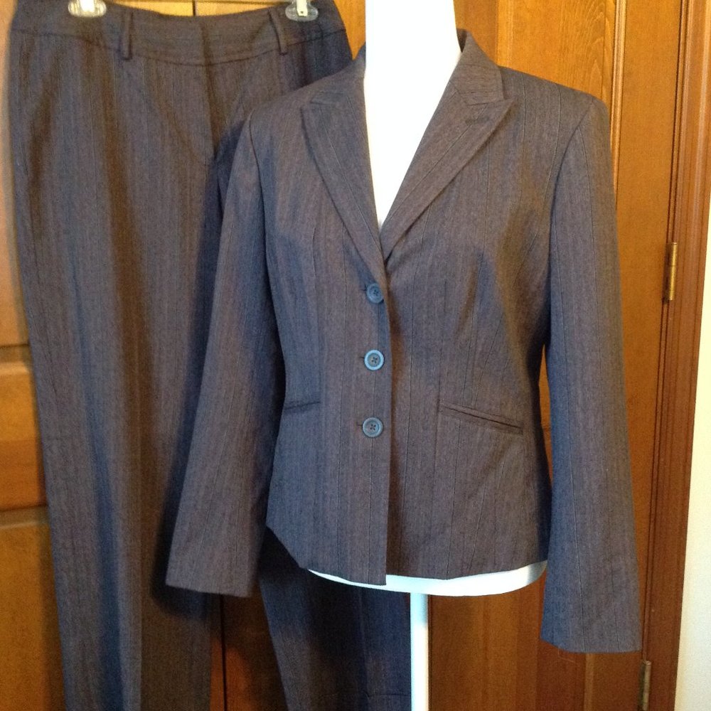 Worthington Works Petite Stretch 2 PC Pantsuit, size 8